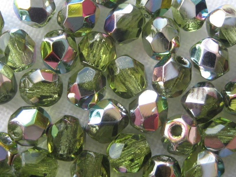 4mm 50 feuerpol Glasperlen Vitral Olivine