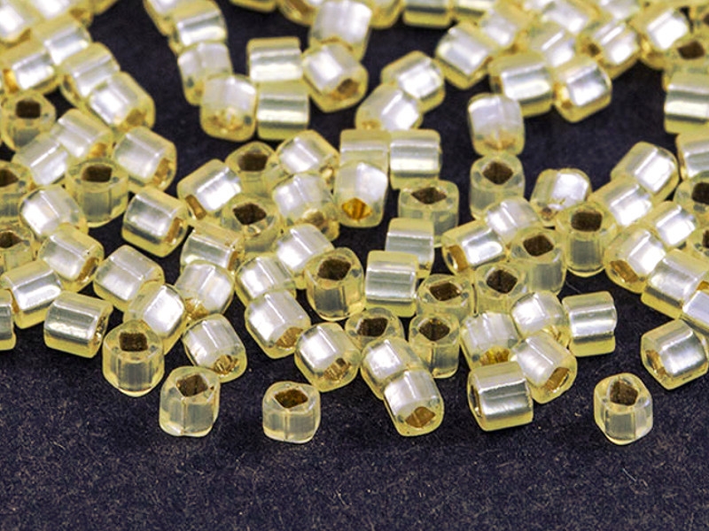 1,5 mm Würfel Cubes TOHO Silver Lined Milky Light Jonquil hellgelb 10g