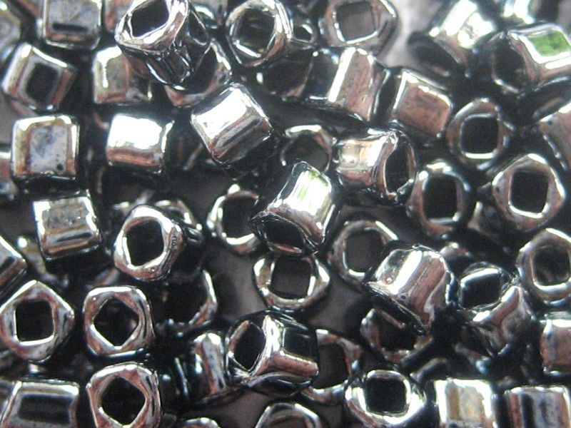 1,5 mm Würfel Cubes TOHO Metallic Hematite 10g